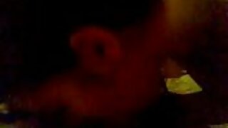 Η σγουρό μαλλιαρή κλώστη Cecilia Lion γοητεύει το μικροσκοπικό μουνί της - 2022-02-22 17:46:11